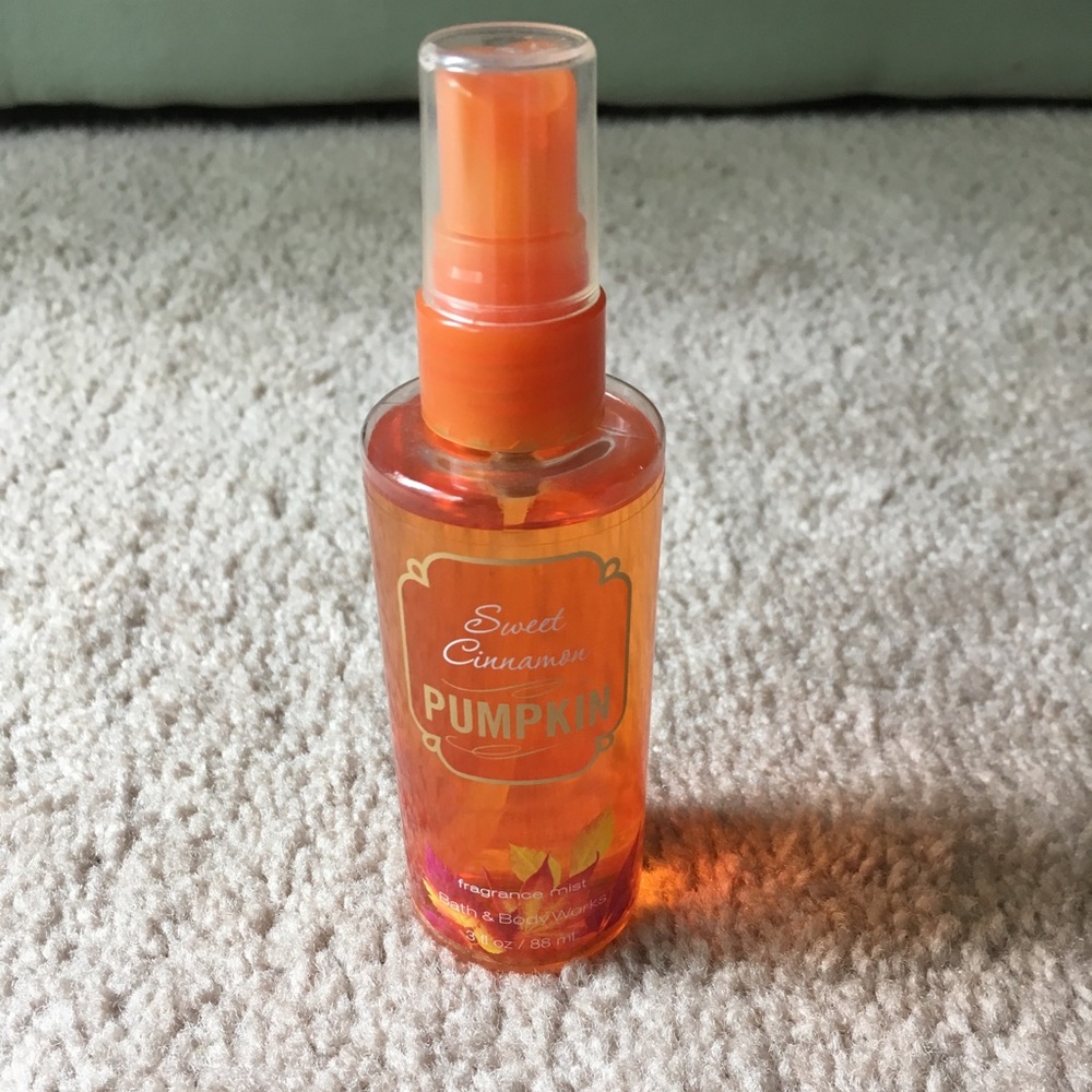 New/ unused sweet cinnamon pumpkin mini spray